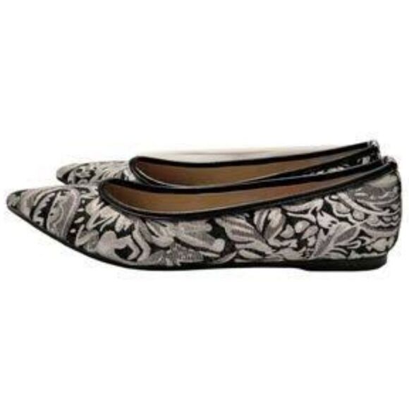 KAARI BLUE WOMEN'S HILLARY FABRIC POINTED TOE BALLET FLATS - Picture 4 of 16